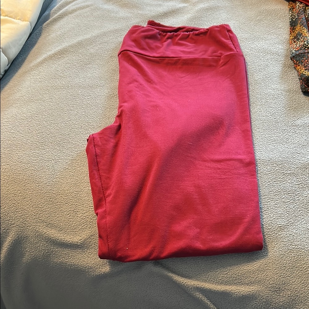 Burgundy leggings